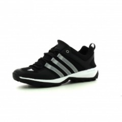 comparer et trouver le meilleur prix des chaussures Adidas-running Randonnee performance daroga plus sur Sportadvice